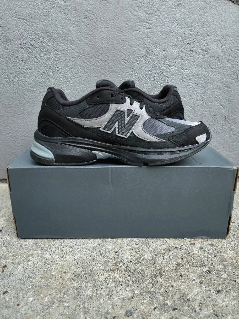 New Balance 2010 V1 Black Grey Men's 10.5 NIB